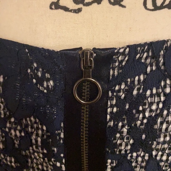 Etcetera Lace Dress Size 4 - Picture 5 of 8